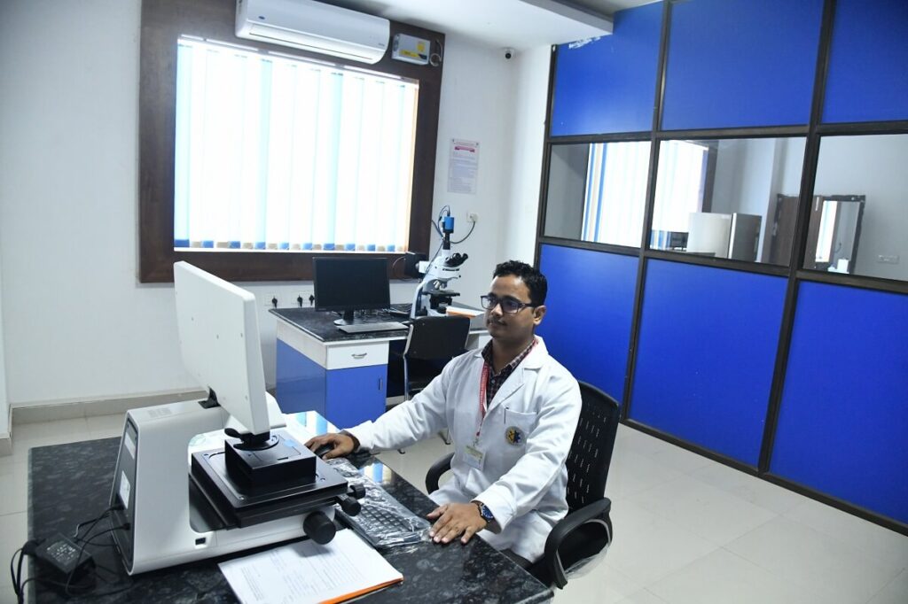 advanced research centre USTM